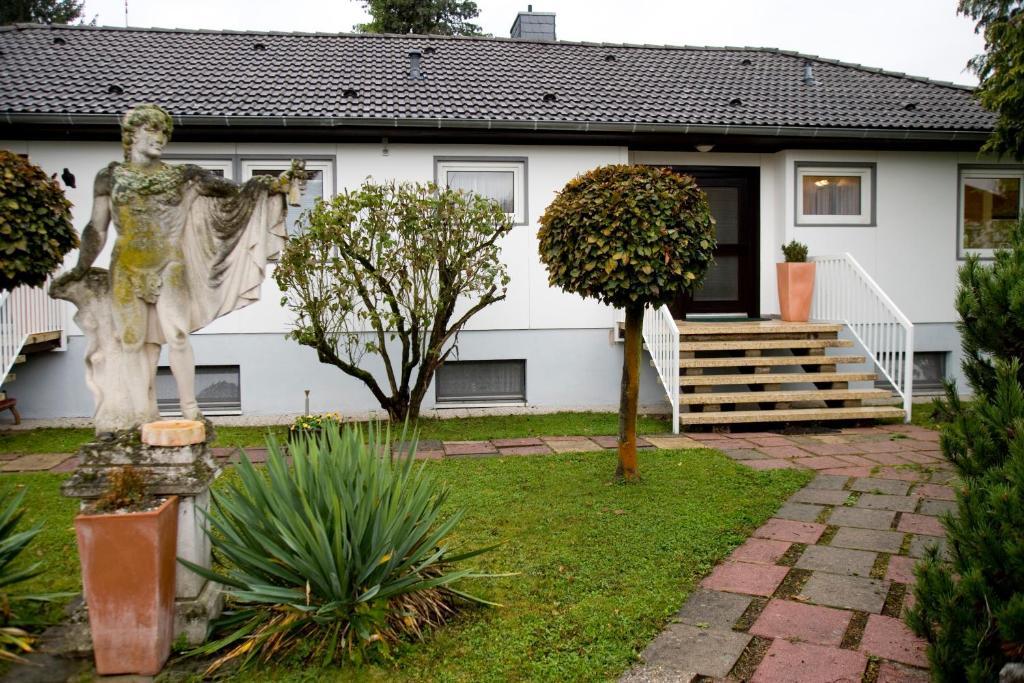 Zimmer Weiss Altenstädt Exteriör bild